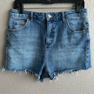 Top Shop Mom Raw Hem Denim Cutoff 2.5” Jean Shorts Medium Wash